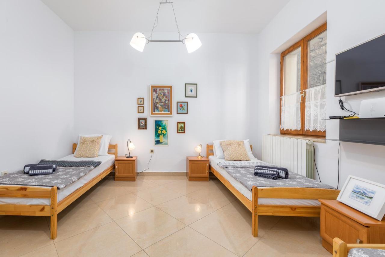Apartment-Old Town-Dundo Pula Luaran gambar