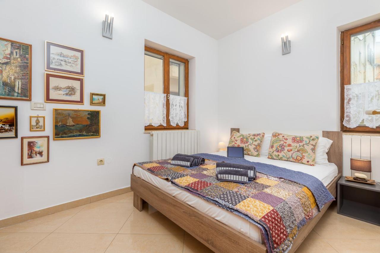 Apartment-Old Town-Dundo Pula Luaran gambar